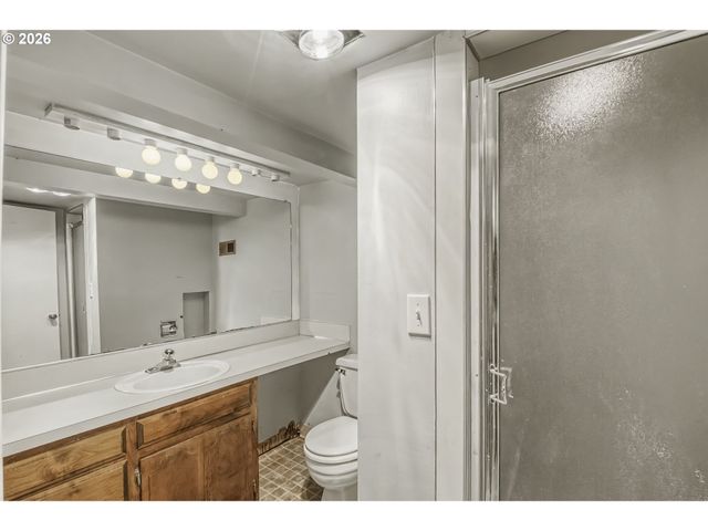 10516 Se CLINTON St, Portland, OR 97266