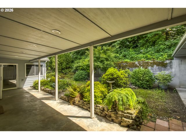10516 Se CLINTON St, Portland, OR 97266