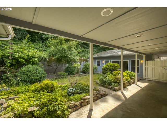 10516 Se CLINTON St, Portland, OR 97266