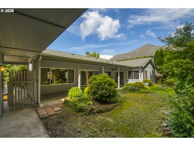 10516 Se CLINTON St, Portland, OR 97266
