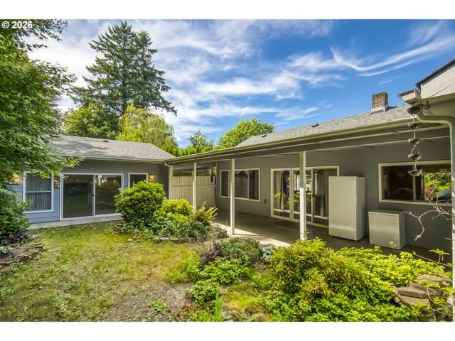 10516 Se CLINTON St, Portland, OR 97266