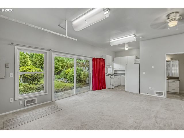 10516 Se CLINTON St, Portland, OR 97266
