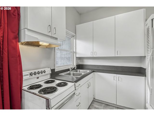 10516 Se CLINTON St, Portland, OR 97266