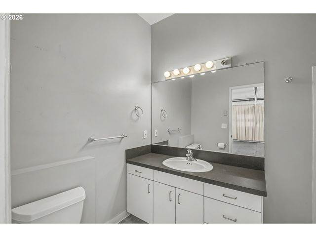 10516 Se CLINTON St, Portland, OR 97266