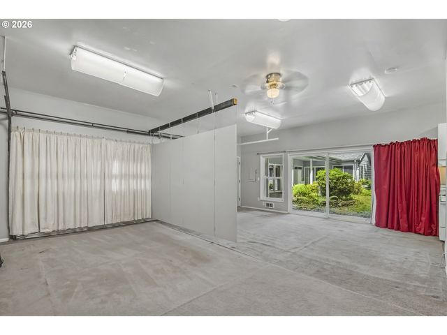 10516 Se CLINTON St, Portland, OR 97266
