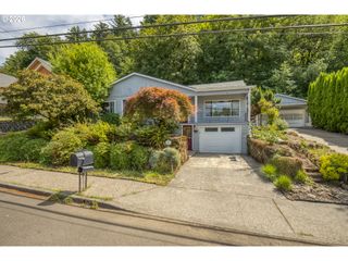 10516 Se CLINTON St, Portland, OR 97266