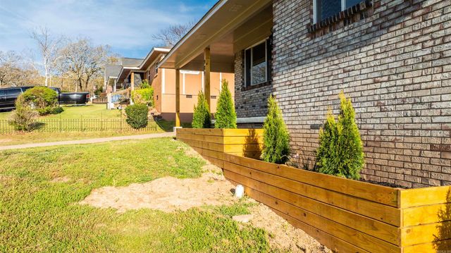 909 W 50th Street, North Little Rock, AR 72118