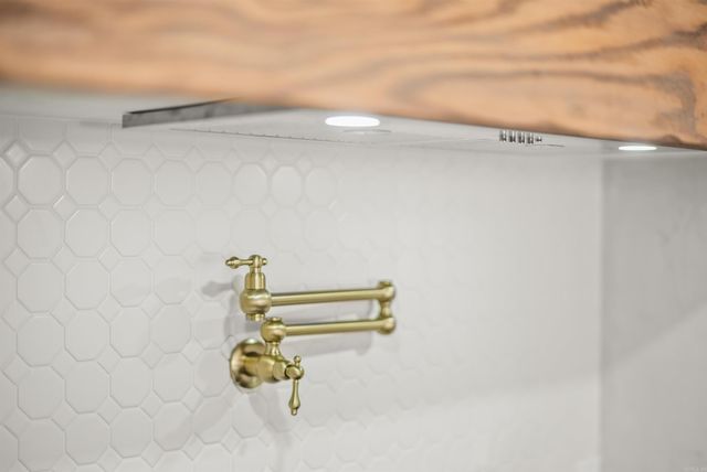 909 W 50th Street, North Little Rock, AR 72118