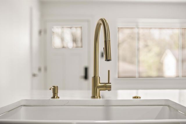 909 W 50th Street, North Little Rock, AR 72118