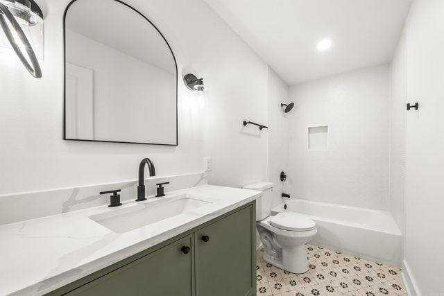 909 W 50th Street, North Little Rock, AR 72118