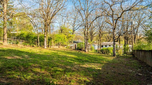 909 W 50th Street, North Little Rock, AR 72118