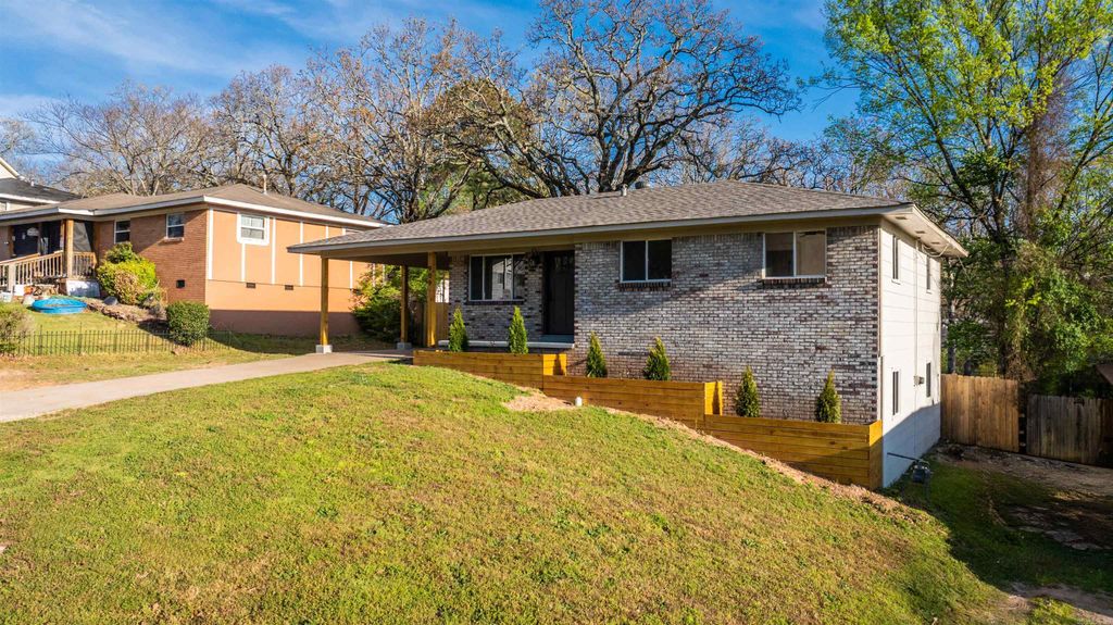 909 W 50th Street, North Little Rock, AR 72118