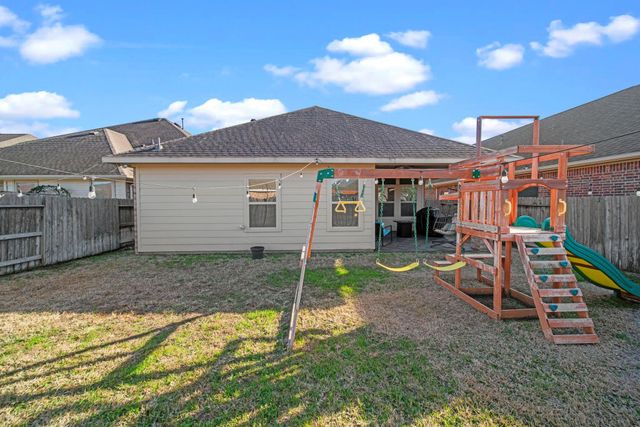 2611 Winding Creek Way, Conroe, TX 77385