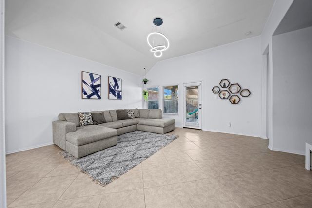 2611 Winding Creek Way, Conroe, TX 77385