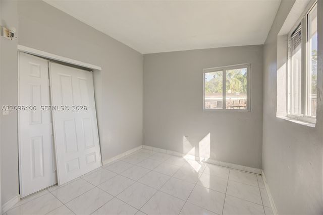 3510 SW 39th St, West Park, FL 33023
