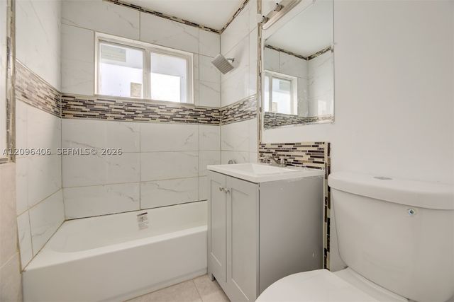 3510 SW 39th St, West Park, FL 33023