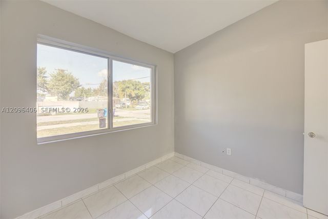 3510 SW 39th St, West Park, FL 33023