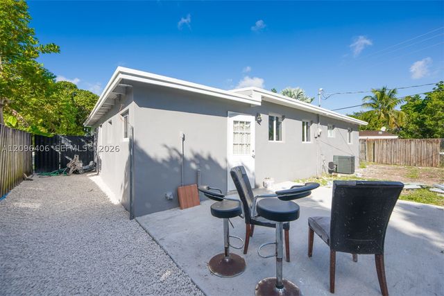 3510 SW 39th St, West Park, FL 33023