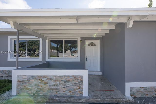 3510 SW 39th St, West Park, FL 33023