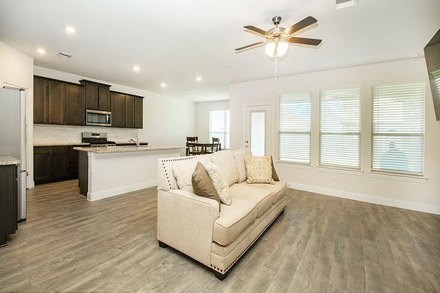 3016 Cerro Ranch Road, Aubrey, TX 76227