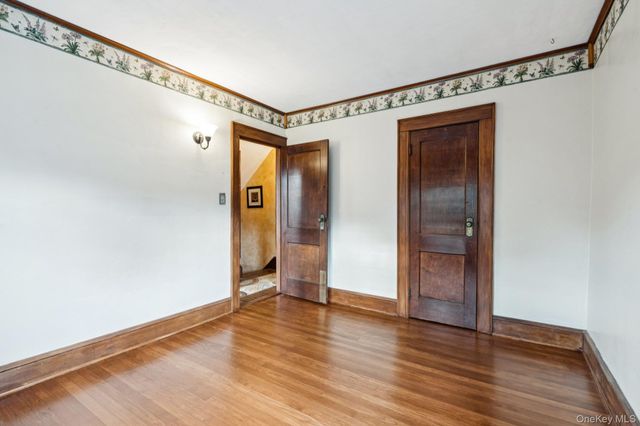 60 Woodlawn Avenue, Valley Stream, NY 11581