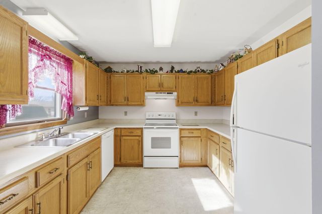 242 S Lakeshore Drive, Blue Eye, MO 65611