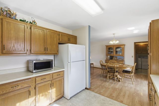 242 S Lakeshore Drive, Blue Eye, MO 65611