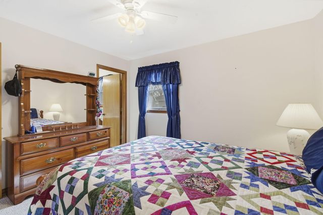 242 S Lakeshore Drive, Blue Eye, MO 65611