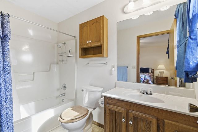 242 S Lakeshore Drive, Blue Eye, MO 65611