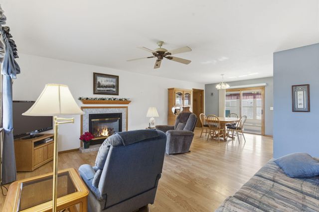 242 S Lakeshore Drive, Blue Eye, MO 65611