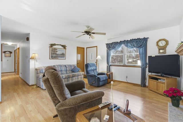 242 S Lakeshore Drive, Blue Eye, MO 65611