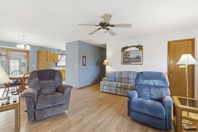 242 S Lakeshore Drive, Blue Eye, MO 65611