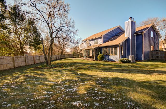 1104 Samstag Court, Naperville, IL 60563