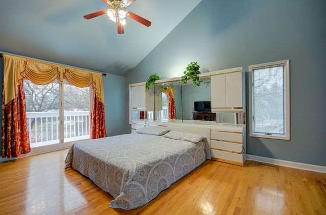1104 Samstag Court, Naperville, IL 60563