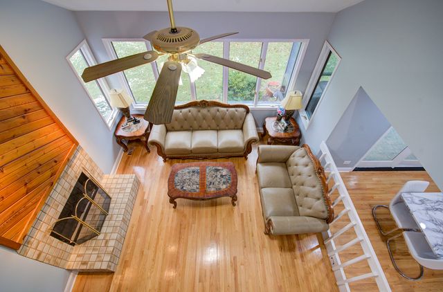 1104 Samstag Court, Naperville, IL 60563