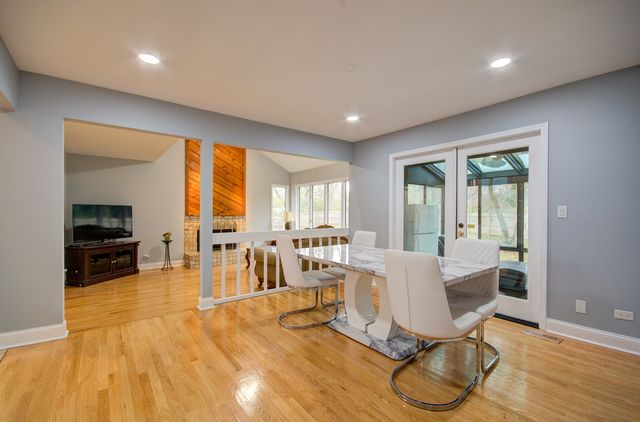1104 Samstag Court, Naperville, IL 60563