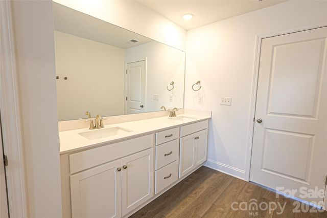 5011 Twin River Drive, Denver, NC 28037