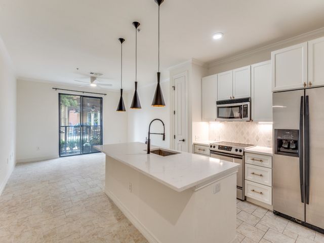 8616 Turtle Creek Boulevard 200, Dallas, TX 75225
