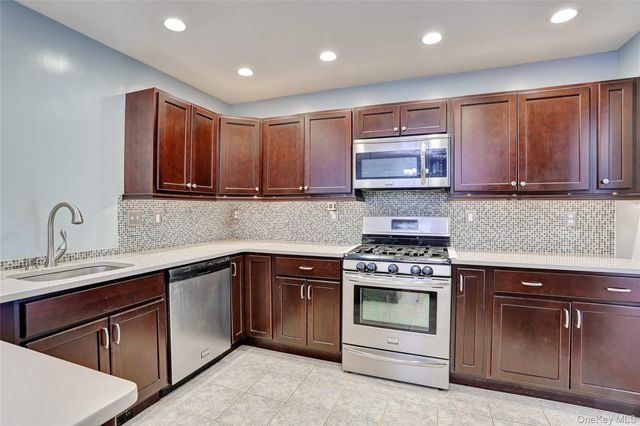 6 Hemlock Lane, Thiells, NY 10984