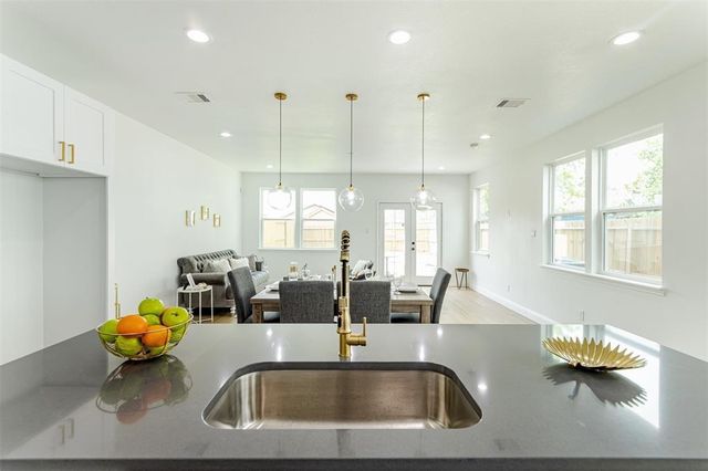 4126 Dorchester Street, Houston, TX 77016