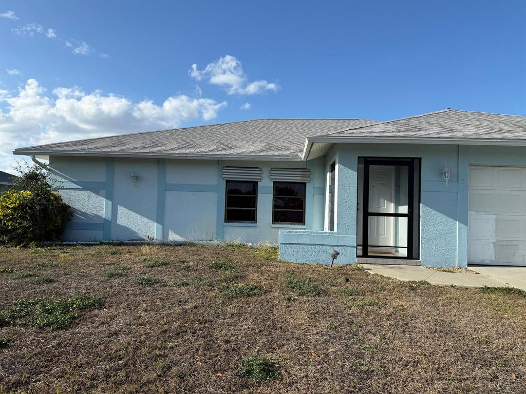 319 SE 27th Street, Cape Coral, FL 33904