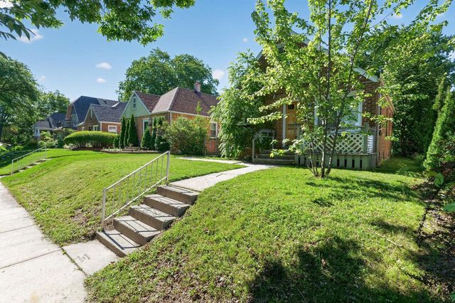 6431 W Girard AVENUE, Milwaukee, WI 53210