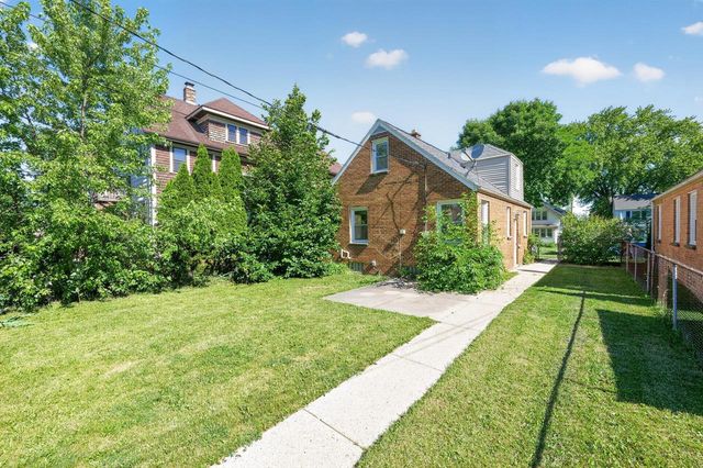 6431 W Girard AVENUE, Milwaukee, WI 53210