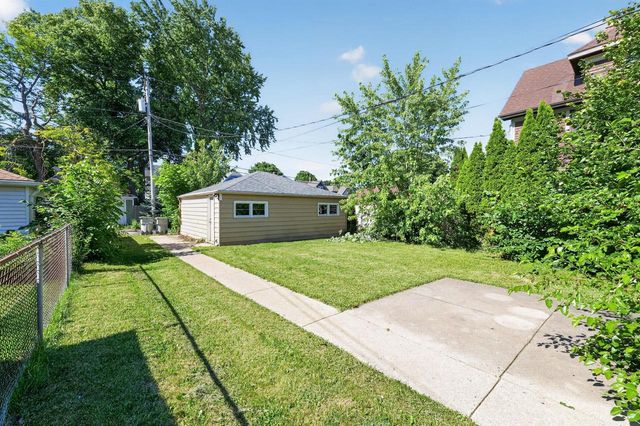 6431 W Girard AVENUE, Milwaukee, WI 53210