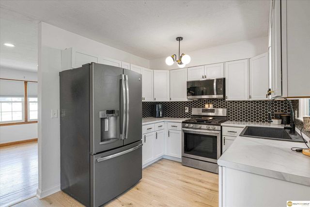 7718 Vernon Avenue, Omaha, NE 68134