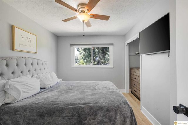 7718 Vernon Avenue, Omaha, NE 68134