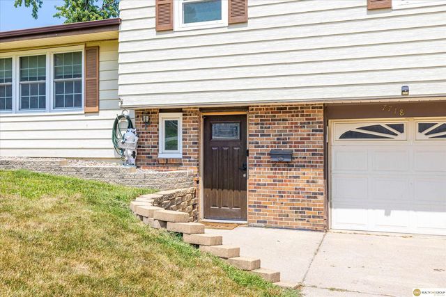 7718 Vernon Avenue, Omaha, NE 68134