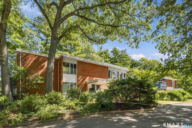 22 North Lake Drive D2, Hamden, CT 06517