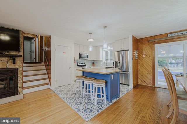 48 W BOLTON AVE, Absecon, NJ 08201