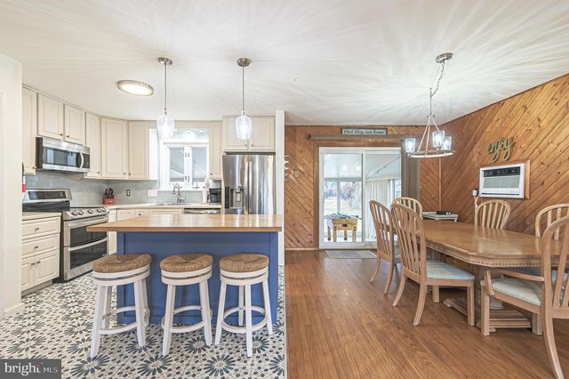 48 W BOLTON AVE, Absecon, NJ 08201